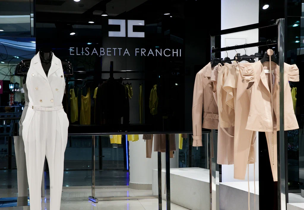 Welcome to Elisabetta Franchi Official: Discover the Elegance of Borsa Elisabetta Franchi and Tailleur Elisabetta Franchi